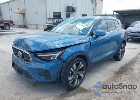 2023 Volvo Xc40 B5 Ultimate Bright Theme z USA, uszkodzony, nr VIN YV4L12UF8P2085671